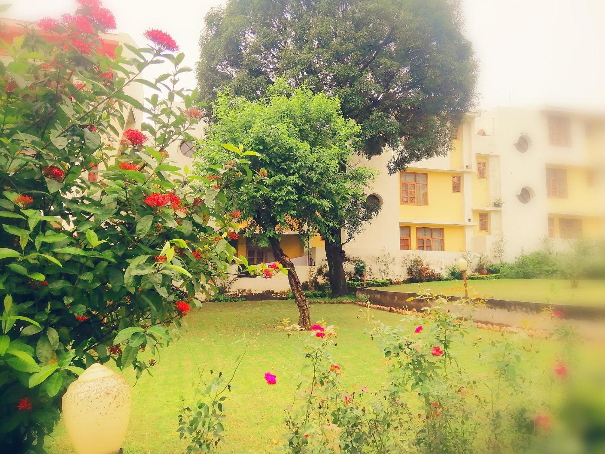 Ganga Vatika Boutique Hotel, Rishikesh Exterior photo