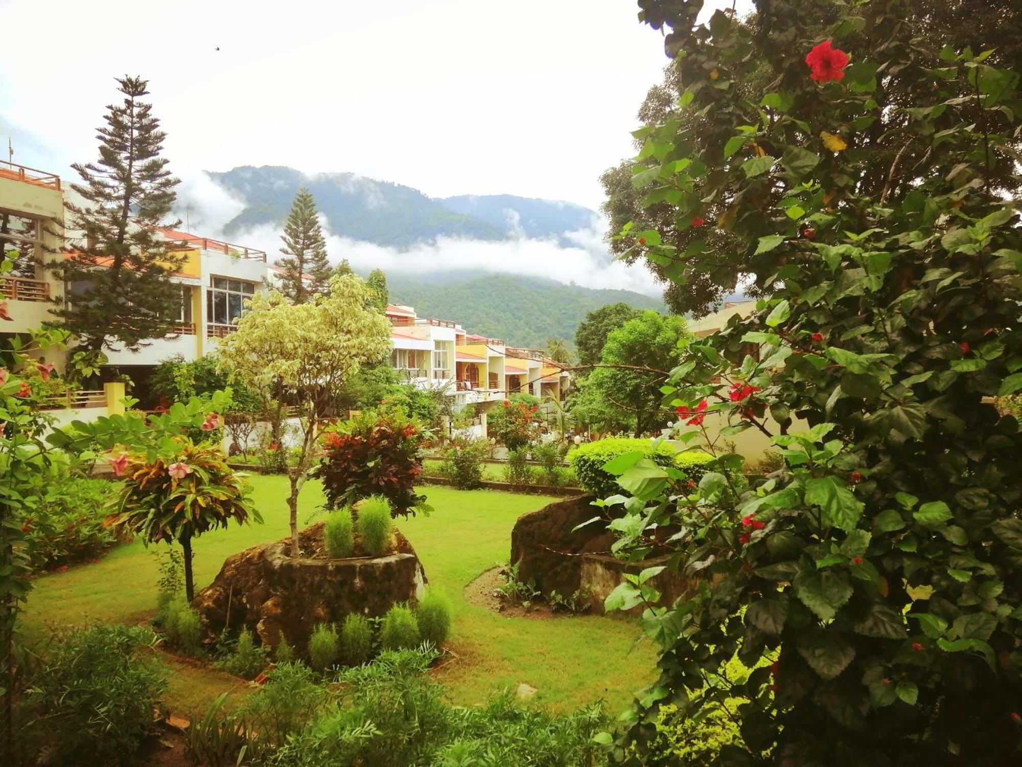 Ganga Vatika Boutique Hotel, Rishikesh Exterior photo