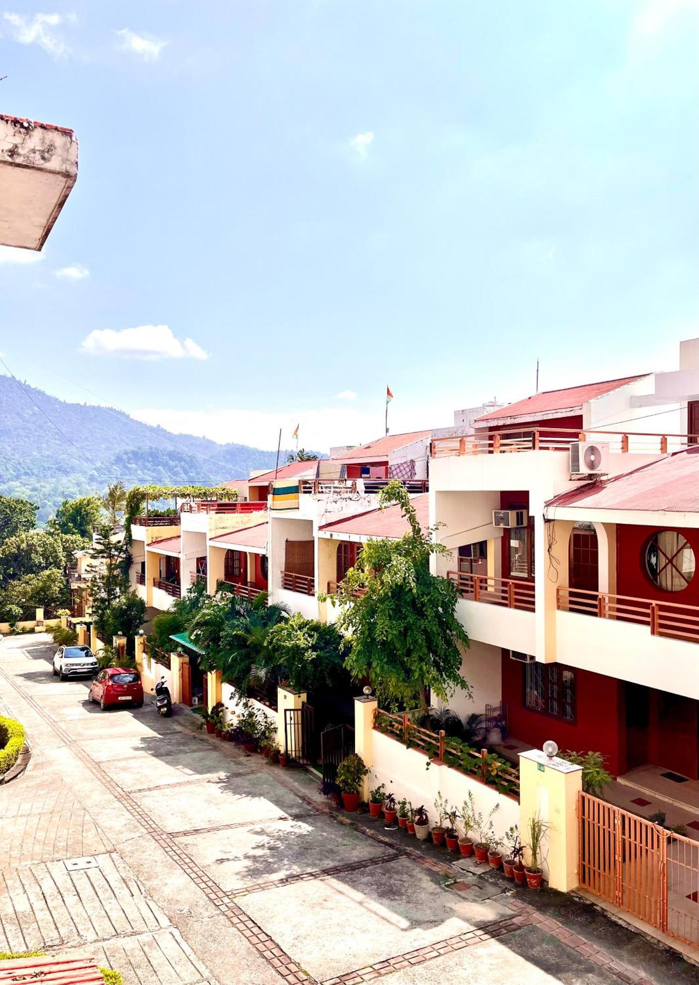 Ganga Vatika Boutique Hotel, Rishikesh Exterior photo